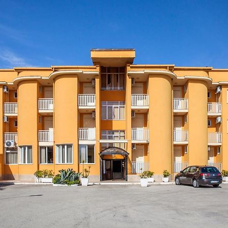 Hotel Rosy Батипалия Екстериор снимка