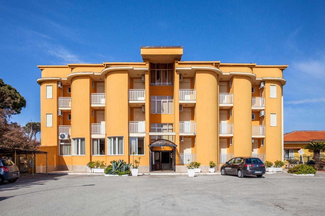 Hotel Rosy Батипалия Екстериор снимка