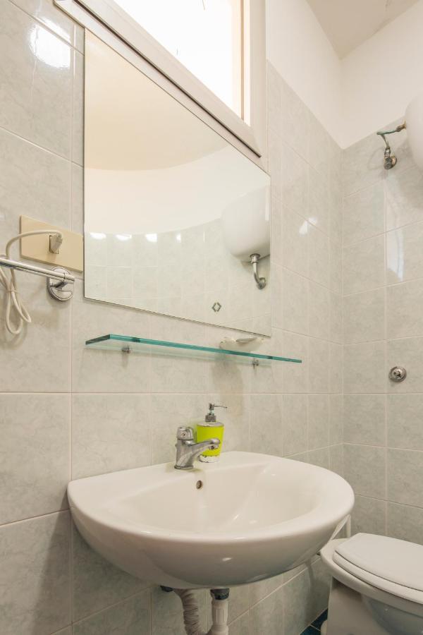 Hotel Rosy Батипалия Екстериор снимка