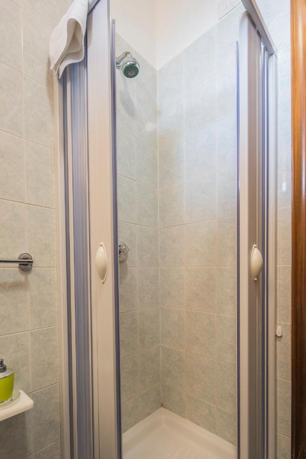 Hotel Rosy Батипалия Екстериор снимка