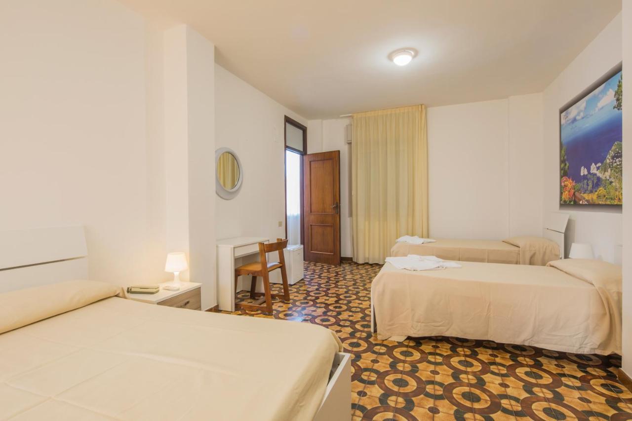 Hotel Rosy Батипалия Екстериор снимка
