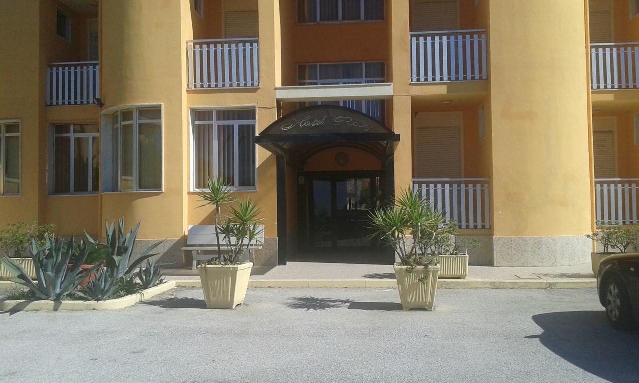 Hotel Rosy Батипалия Екстериор снимка