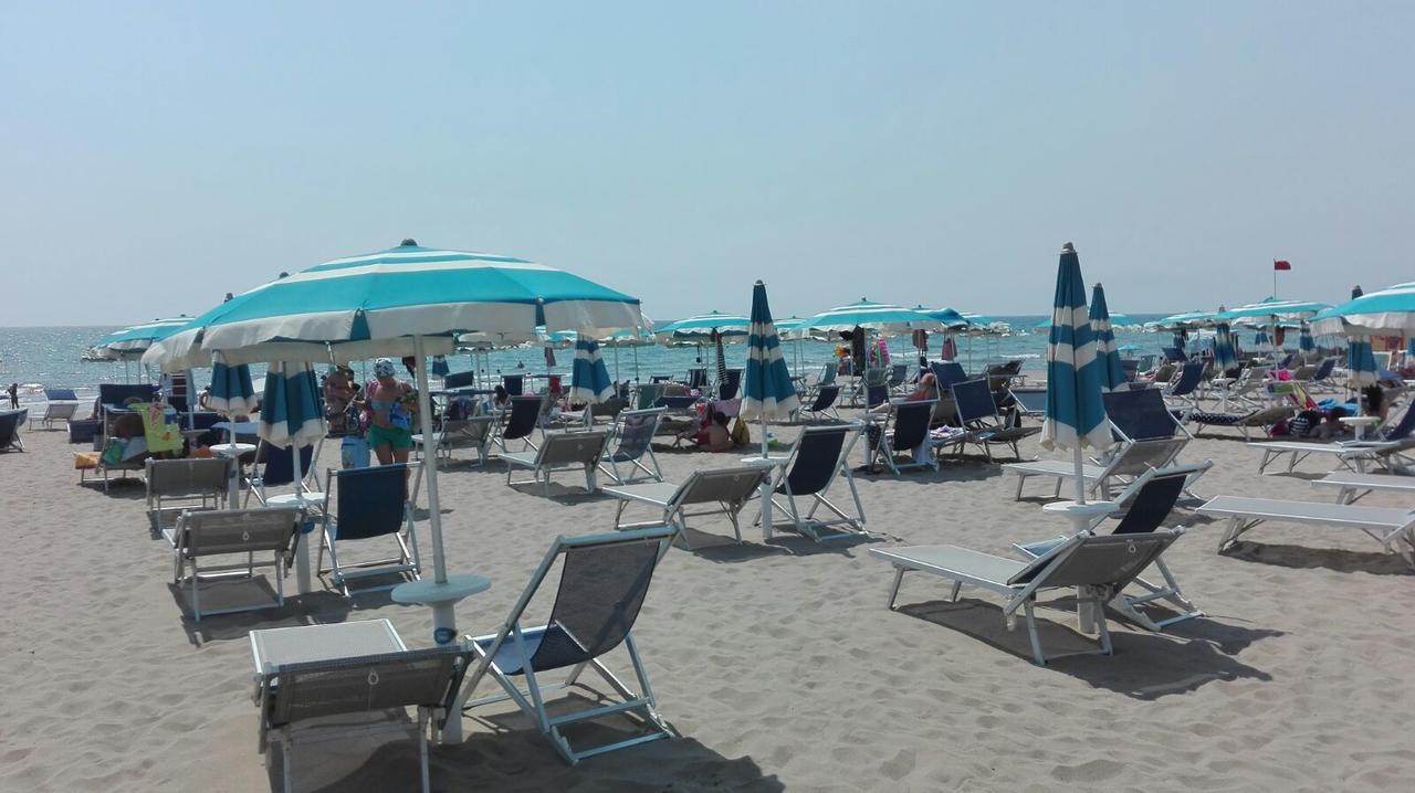 Hotel Rosy Батипалия Екстериор снимка