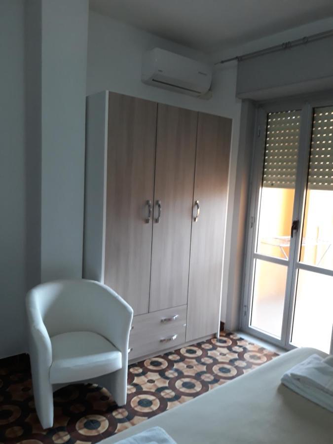 Hotel Rosy Батипалия Екстериор снимка