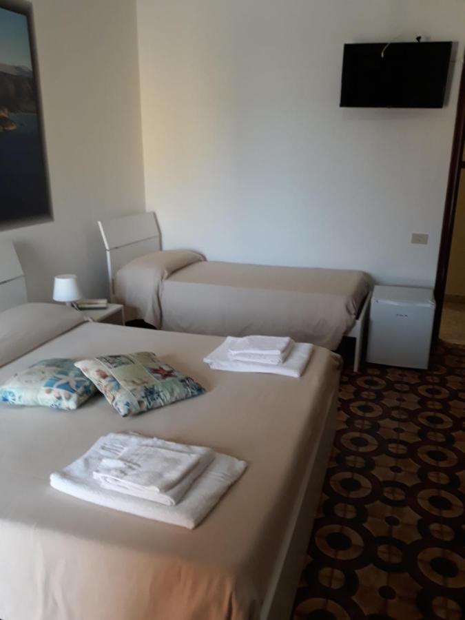 Hotel Rosy Батипалия Екстериор снимка