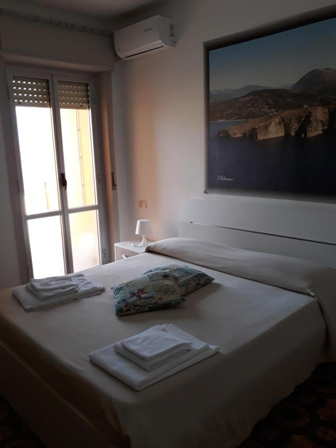 Hotel Rosy Батипалия Екстериор снимка