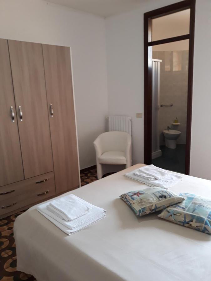 Hotel Rosy Батипалия Екстериор снимка