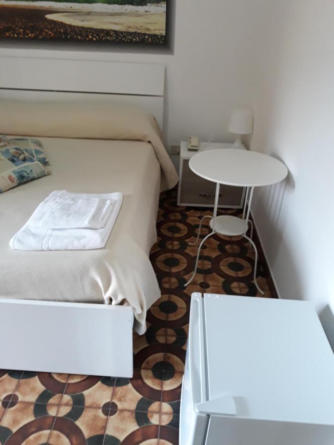 Hotel Rosy Батипалия Екстериор снимка